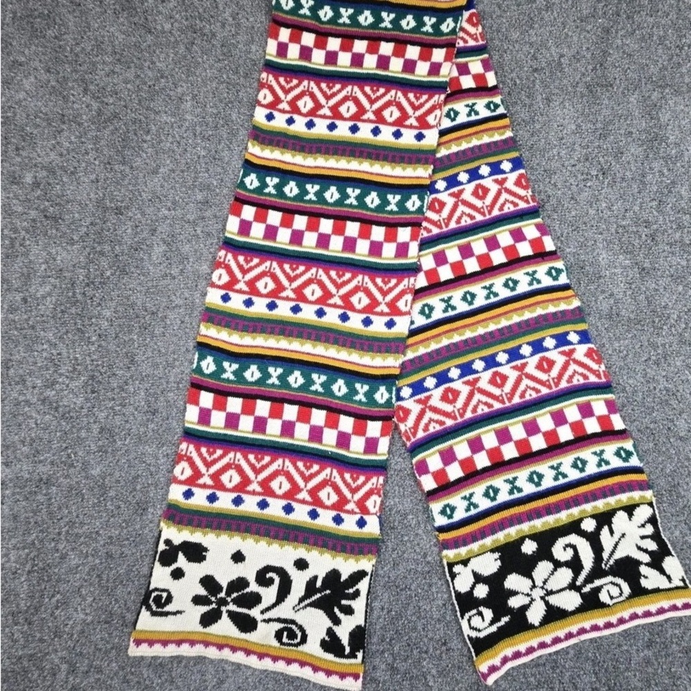 Colorful Patterned Knit Scarf